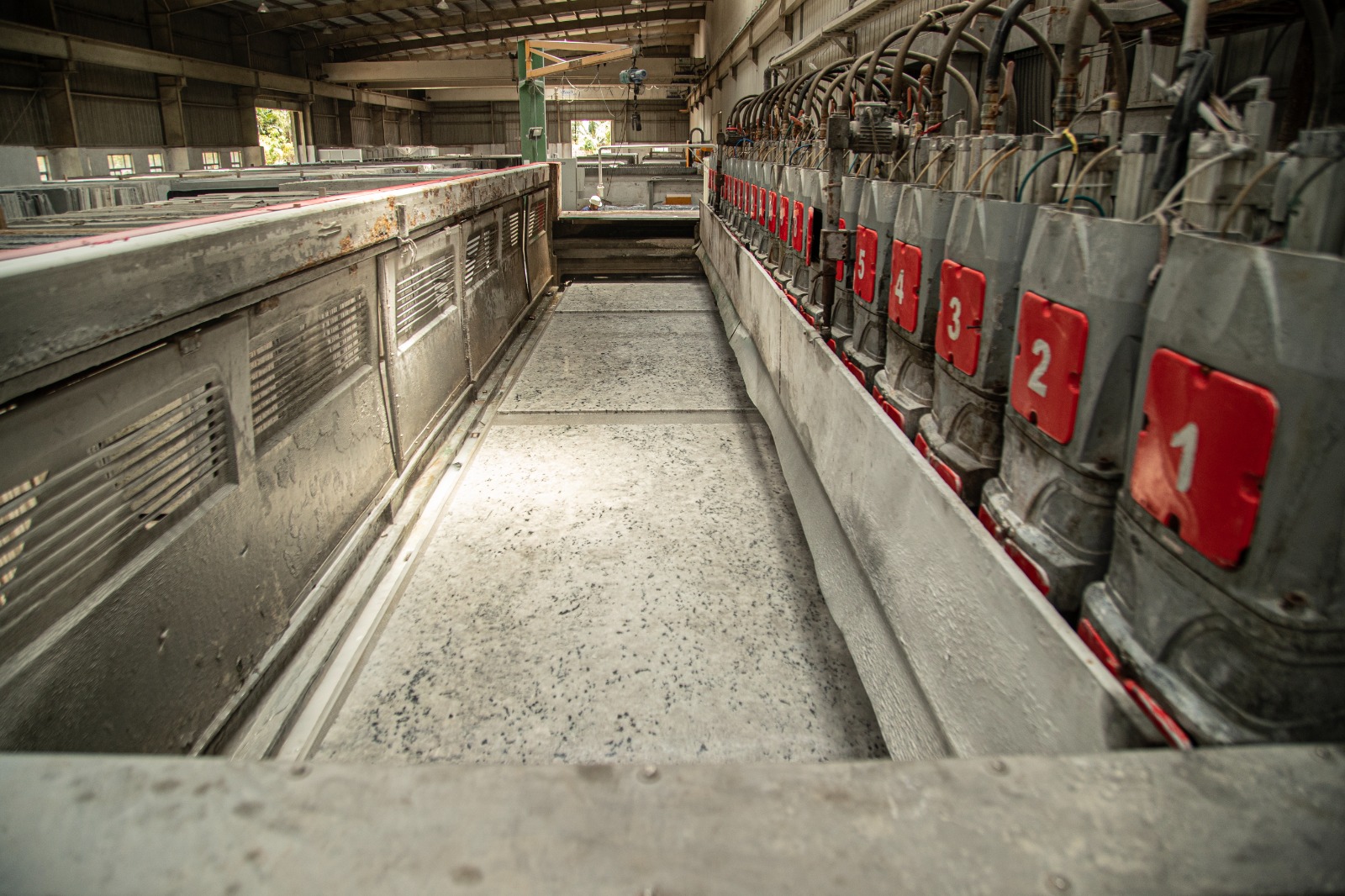 Aryan Granites Faedo gantry crane handling stone blocks